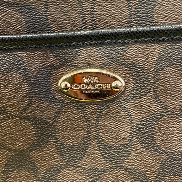 SOLD! Coach Crossbody bag, signature Canvas - Picture 12 of 14
